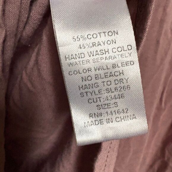 She + Sky Mauve Flowy Deep V Lace Front Long Sleeve Blouse Women's S Great prewo - Picture 5 of 5